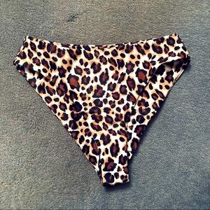 Zaful NWOT Leopard Bottom -M